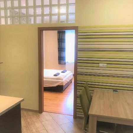 Corvin Square Apartment Budapest Bagian luar foto