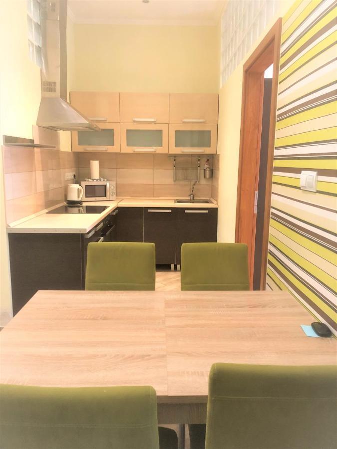 Corvin Square Apartment Budapest Bagian luar foto