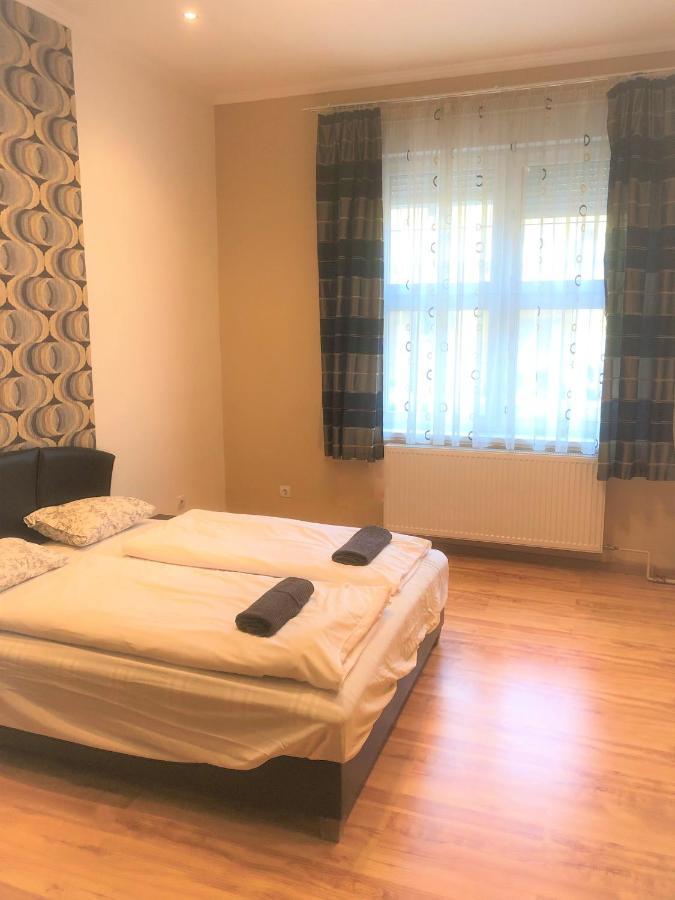 Corvin Square Apartment Budapest Bagian luar foto