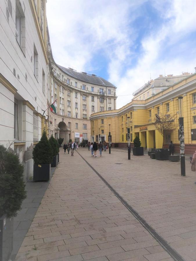 Corvin Square Apartment Budapest Bagian luar foto
